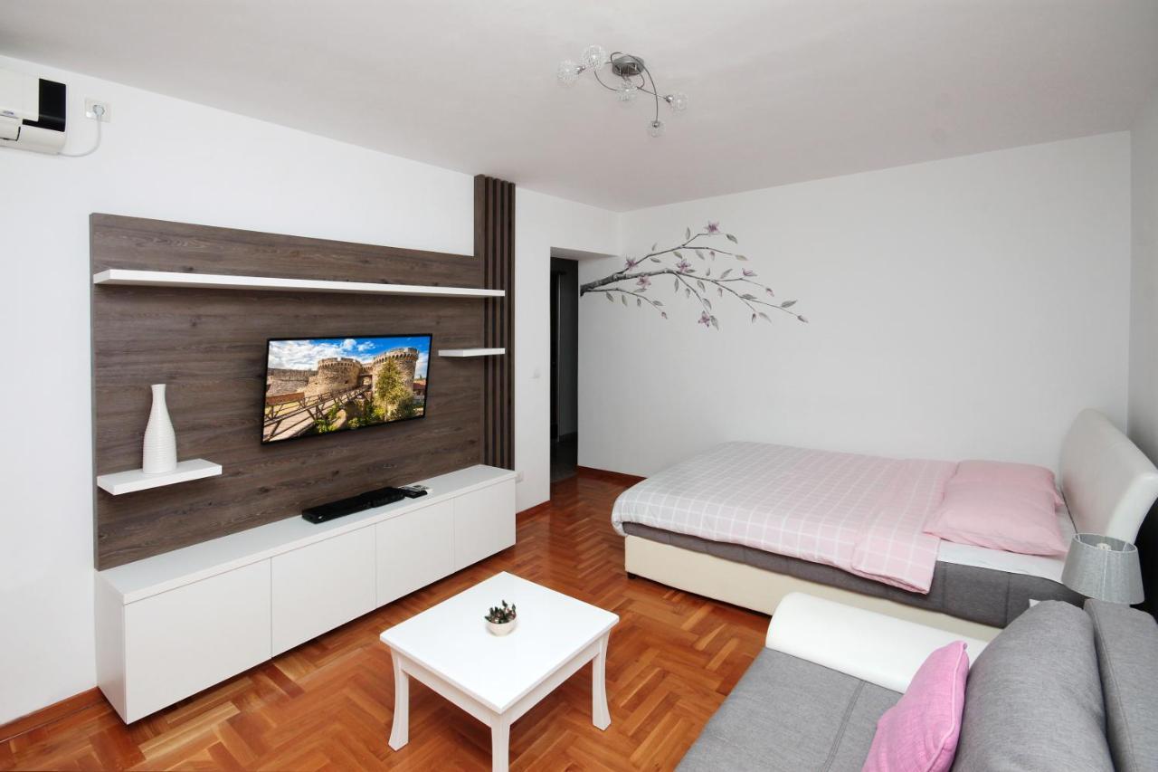 Apartment Lilly Belgrad Exterior foto